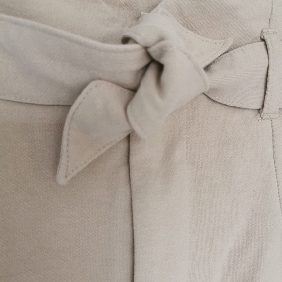 H&M beige high waisted tie shorts in XS - Picture 3 of 4